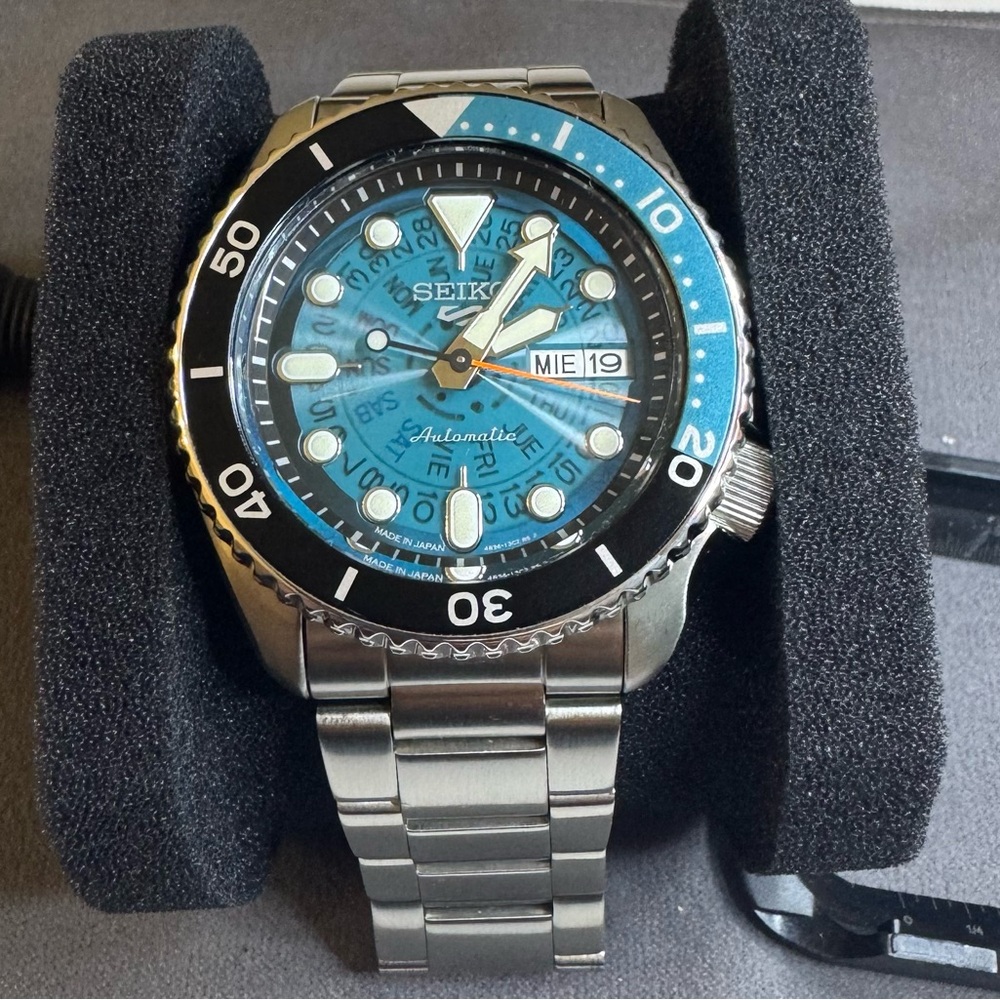 Seiko Blue and Silver Men's Watch